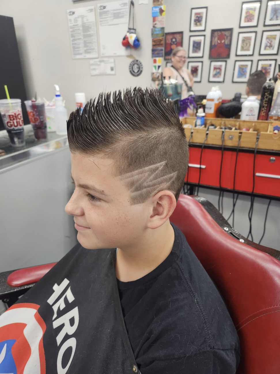 Lightning bolt design cut